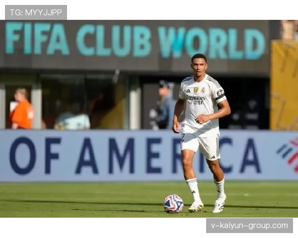 利物浦球迷对阿诺德的不满情绪愈加激烈，利物浦 阿诺德